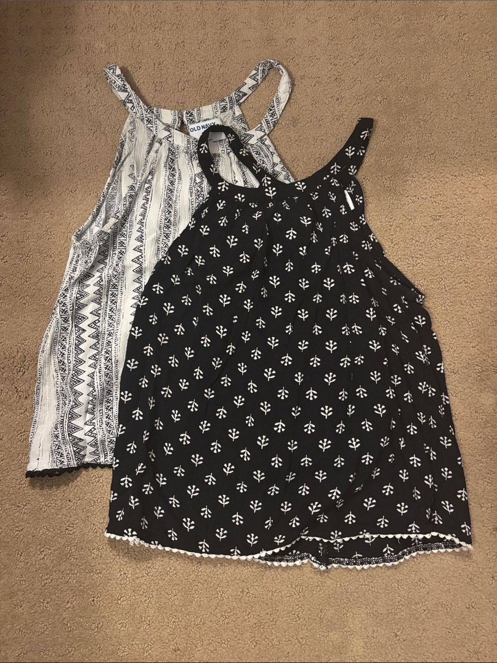 Old Navy Black & White Patterned Girls' Tank Tops